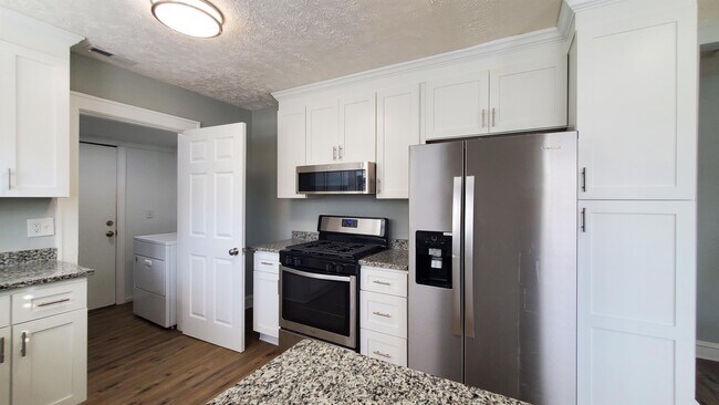 Building Photo - 366 Merrimac Ave