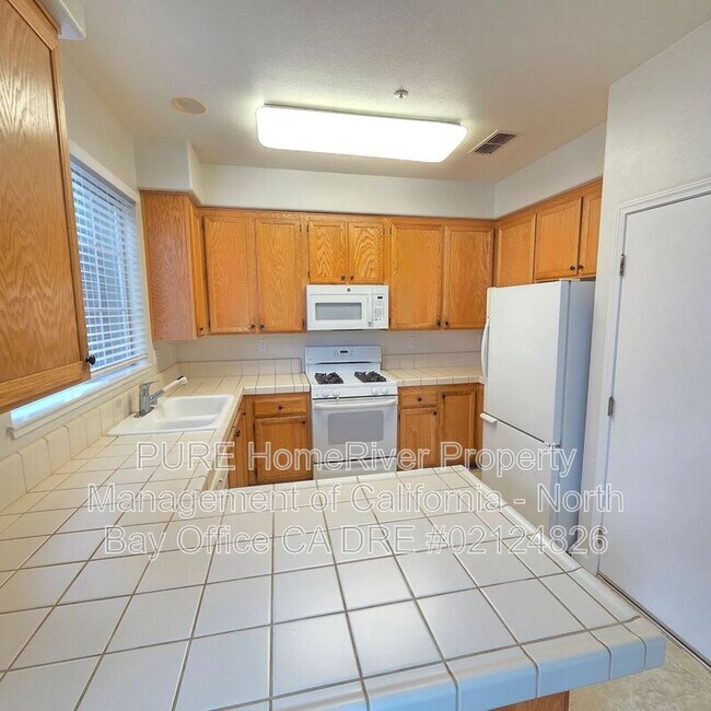 Building Photo - 1052 Addison Cir