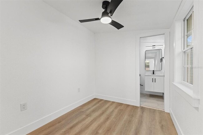 Building Photo - 2008 Oakwood Ave