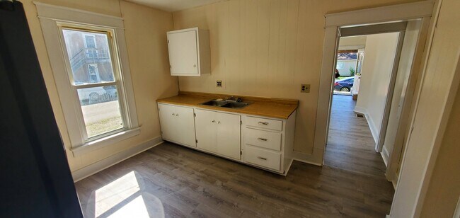 Kitchen - 901 W Chestnut St