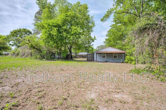 Building Photo - 2719 Meadowbrook Dr