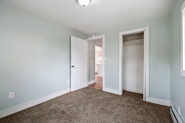 Building Photo - 921 15th St