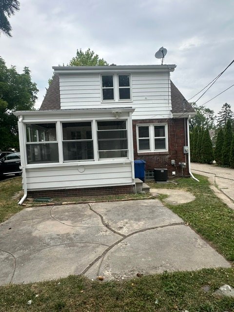 Building Photo - 15346 Camden Ave