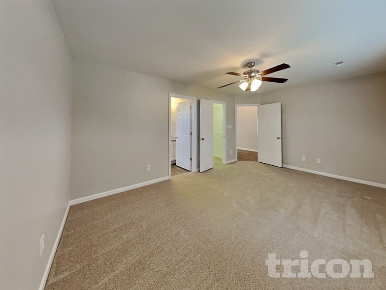 Building Photo - 4991 Astonshire Ln