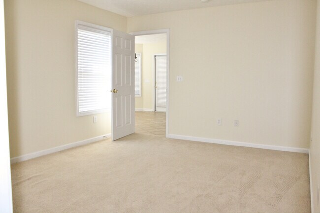 Building Photo - Gorgeous Phenix City Home Off Of HWY 165!
