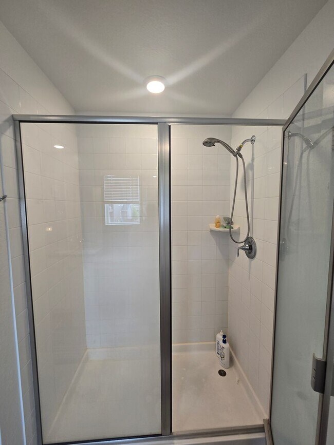Building Photo - Built in 2021 Spacious Home with 4 bedroom...