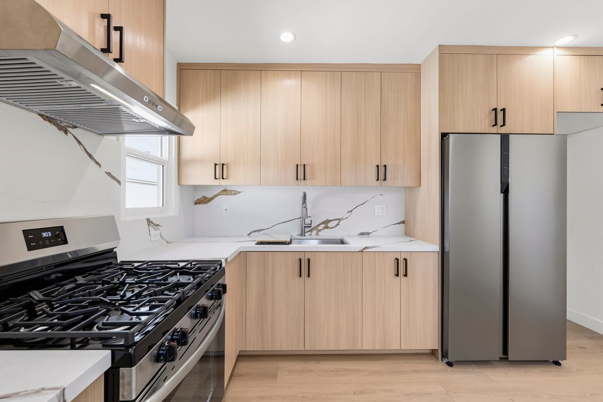 Building Photo - 2819 Sycamore Ave