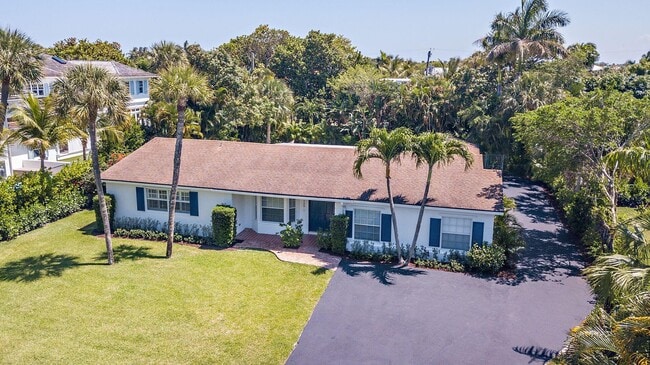 Building Photo - 120 Miramar Way