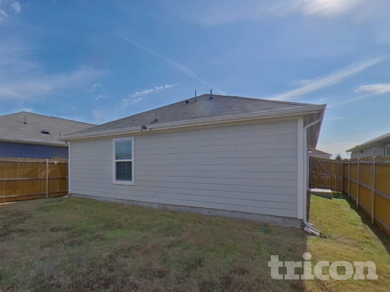 Building Photo - 116 Cornstalk Ln