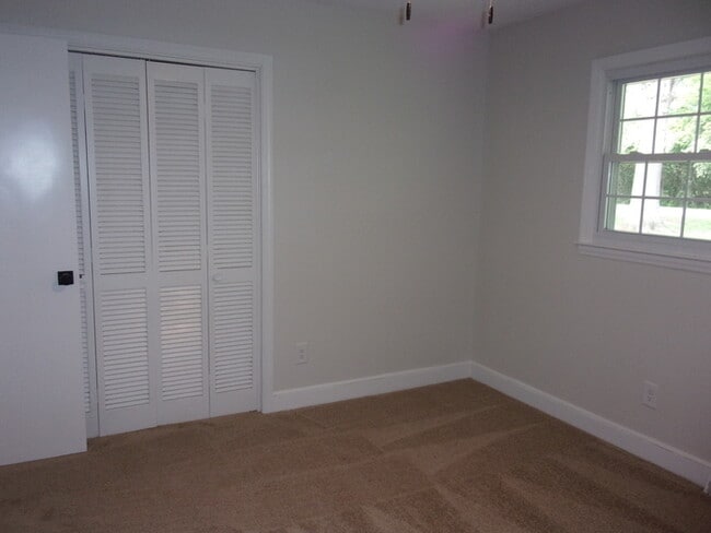 Building Photo - 2152 Bryan Ct