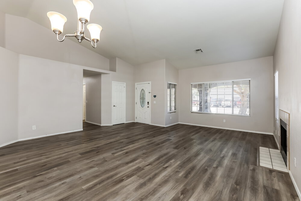Building Photo - 5307 N 79th Dr