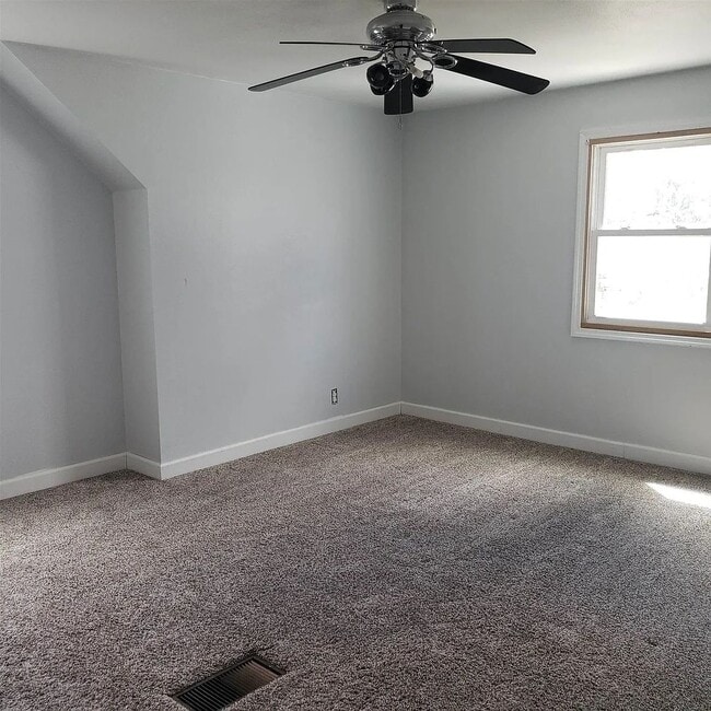 Building Photo - 2215 Falls Ave