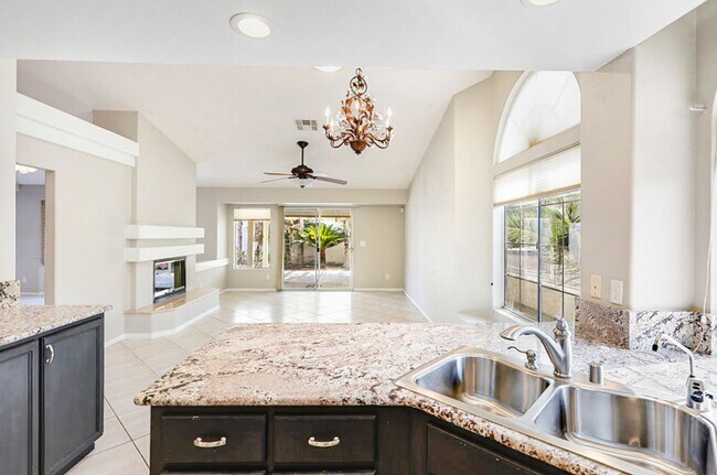Building Photo - Single Story Northwest 3 Bedroom Pool Home