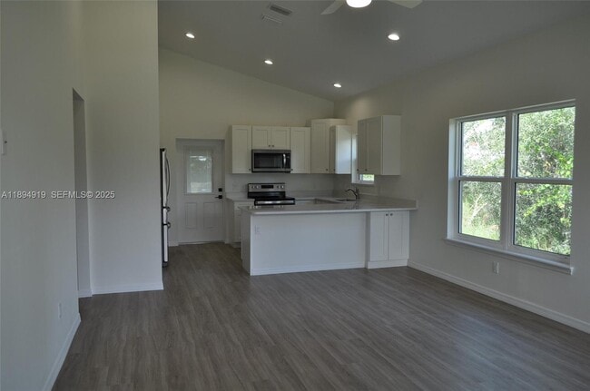 Building Photo - 4123 Mandarin Rd