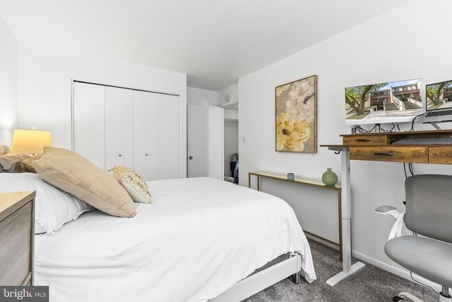 Building Photo - 2216 S Quincy St