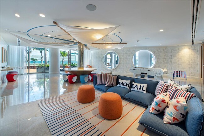 Building Photo - 15701 Collins Ave