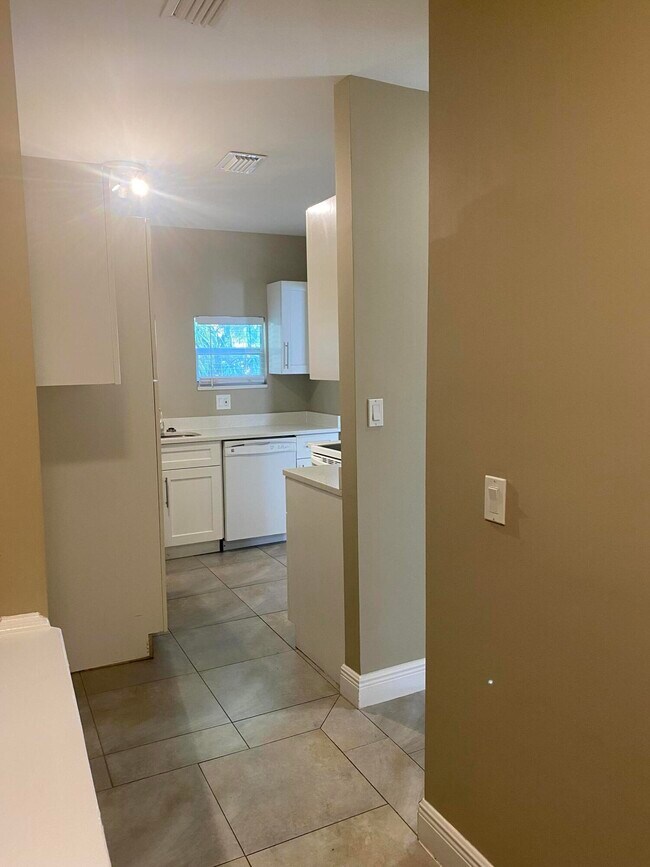 Building Photo - 508 57th St