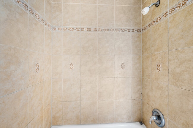 Building Photo - 316 Lake St