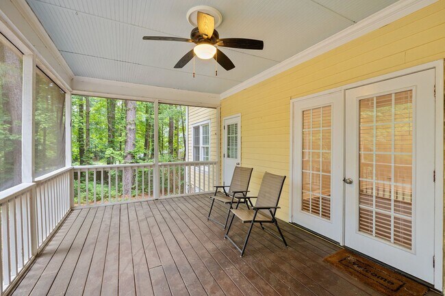 Building Photo - *Charming Farmhouse Style Retreat in Youngsville*