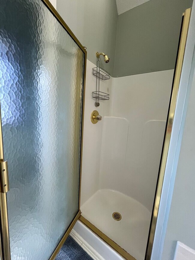 Building Photo - 3BR Home in Heartwood Place with large fen...