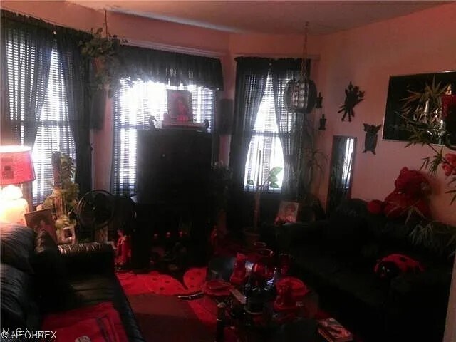 Building Photo - 1316 E 91st St