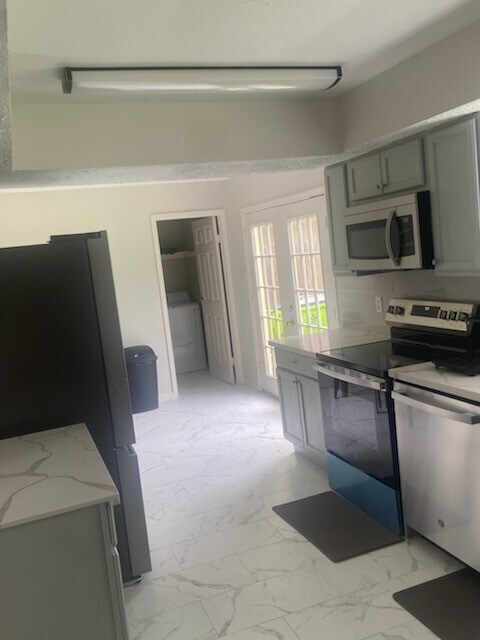 Building Photo - 3538 Palm Grove Dr