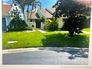 Building Photo - 5675 Northpointe Ln