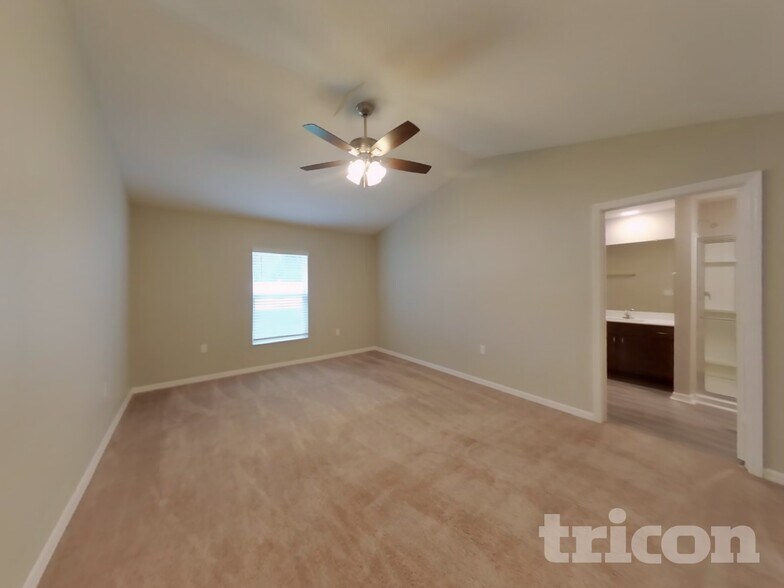 Building Photo - 57 Pilgrim Dr