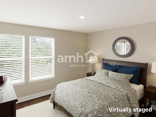 Building Photo - 5120 Valley Dr