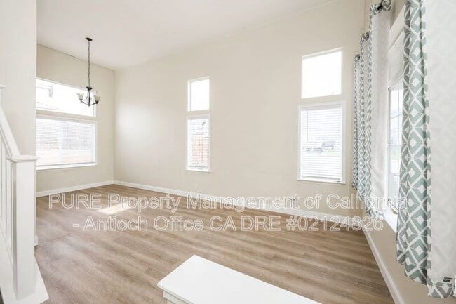 Building Photo - 2332 Weston Ct