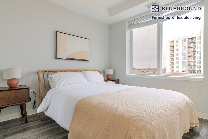 Building Photo - 6149 N Broadway