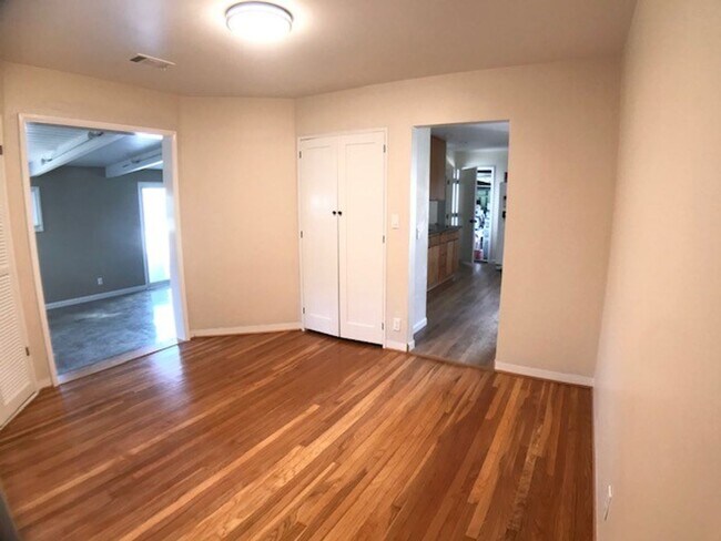 Building Photo - 2804 Verde Vista Dr