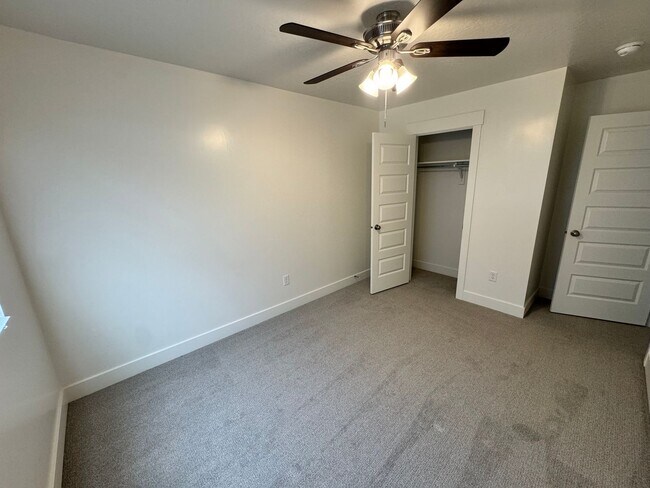 Building Photo - Beautiful 3 bed 2.5 bath Home!