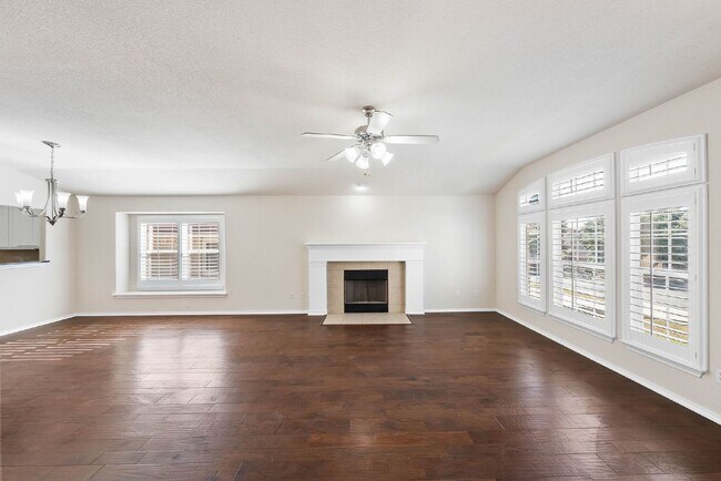 Building Photo - Gated Community - Resort Amenities