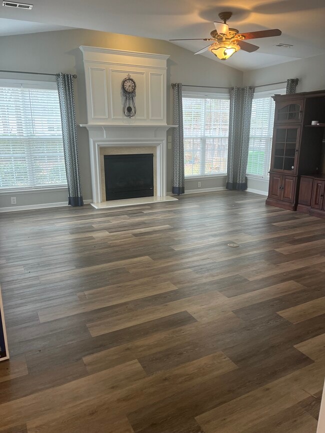 Building Photo - 5434 Wind Mountain Ln