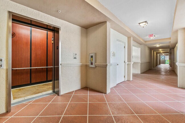 Building Photo - 1405 Tuscany Way