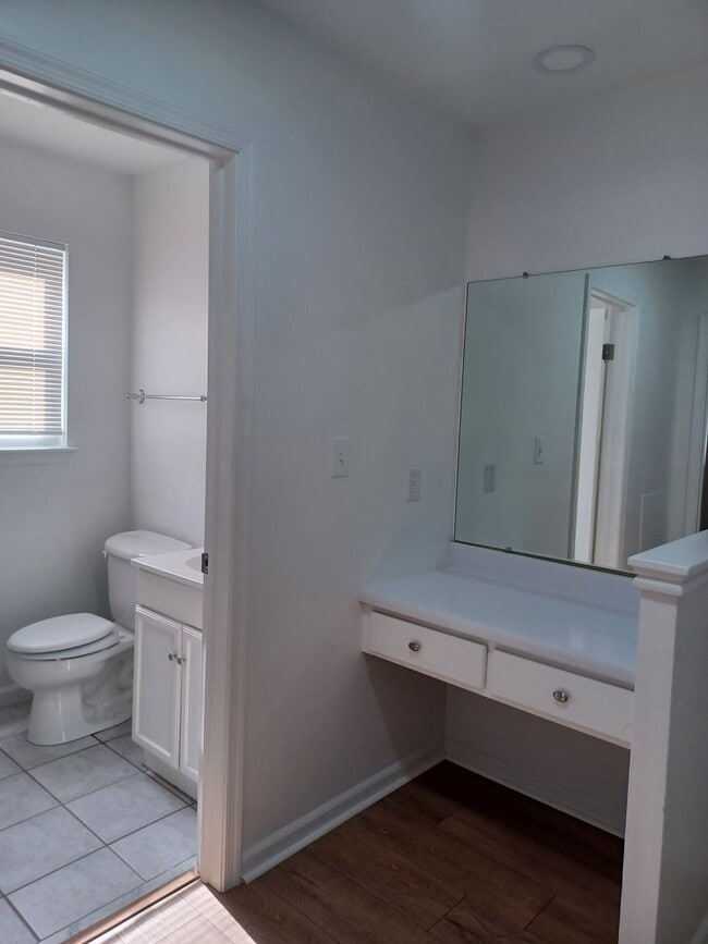 Building Photo - Welcome to this beautiful 4-bedroom, 2-bathroom home located in the desirable Virginia Beach, VA