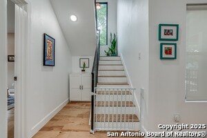 Building Photo - 211 Gibson