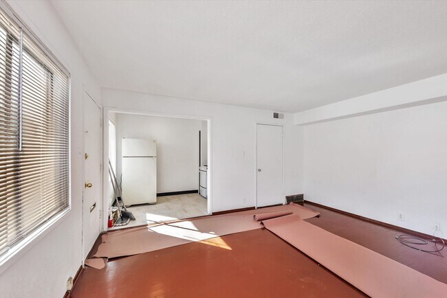 Building Photo - 6033 Foothill Blvd