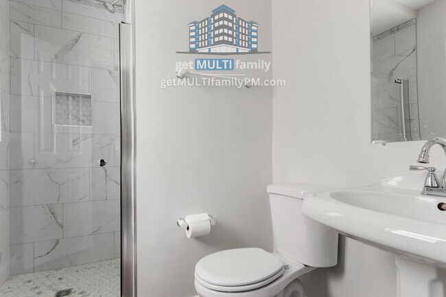 Building Photo - 2618 E Pierson St