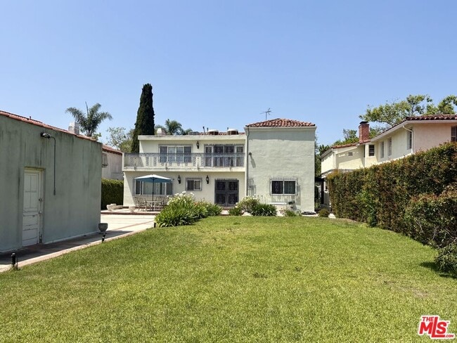 Building Photo - 414 N Las Palmas Ave