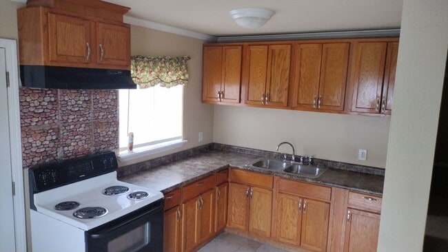 Building Photo - 12246 Palmyra Dr