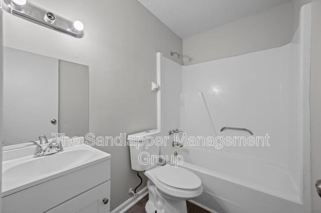 Building Photo - 119 Langley Dr