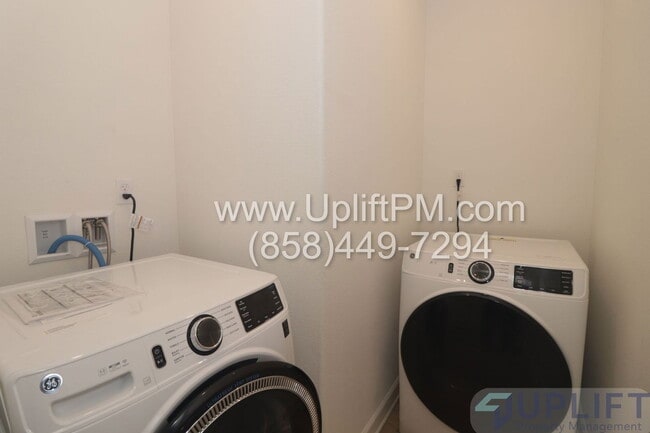 Building Photo - 1952 Infinity Ln