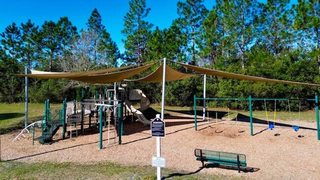 Building Photo - Awesome 4/2 Located in Desirable Yulee Area Nassau County Priced to rent and won't last long!