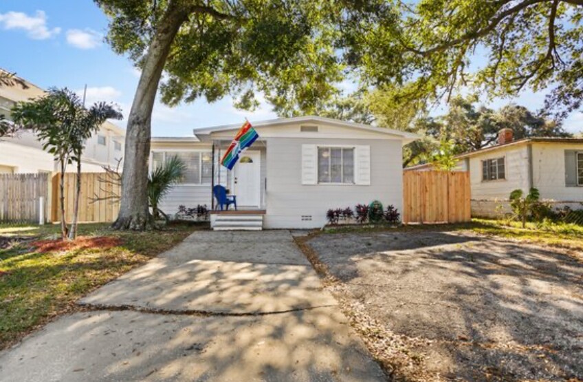 Primary Photo - 3452 9th Ave N