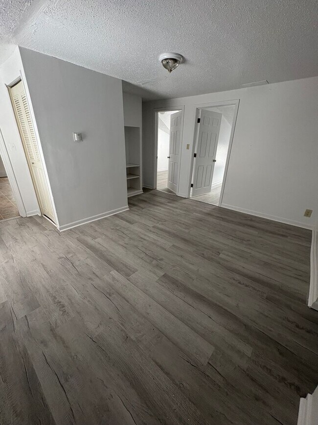 Building Photo - 108 N Hamilton St