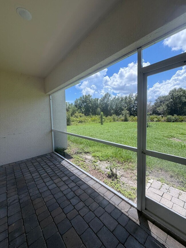 Building Photo - 1039 San Cristobal Ave