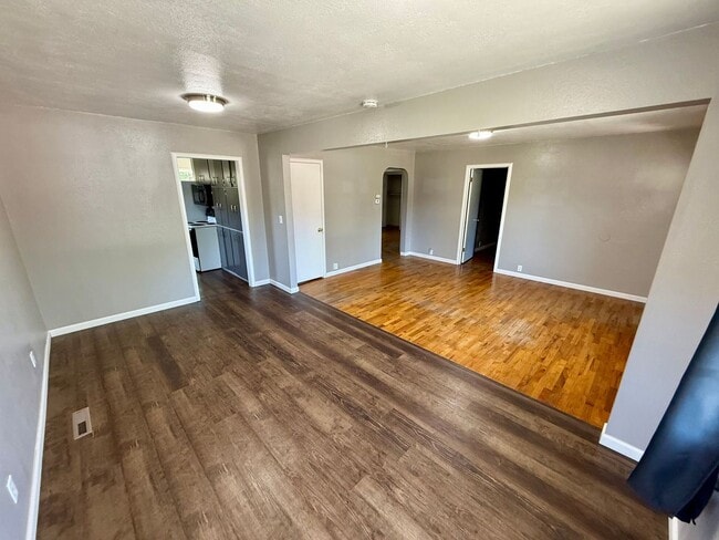 Building Photo - Adorable 3 bedroom 1.5 bathroom house for ...