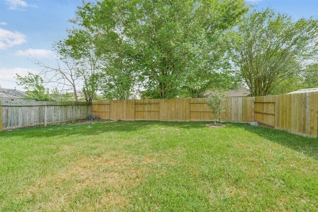 Building Photo - 21007 Terrace View Dr